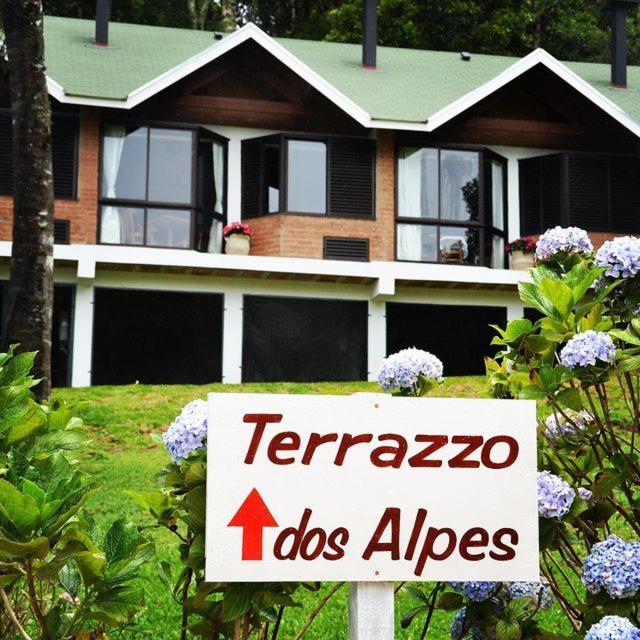 Terrazzo Dos Alpes Hotel มงชิแวร์จิ ภายนอก รูปภาพ